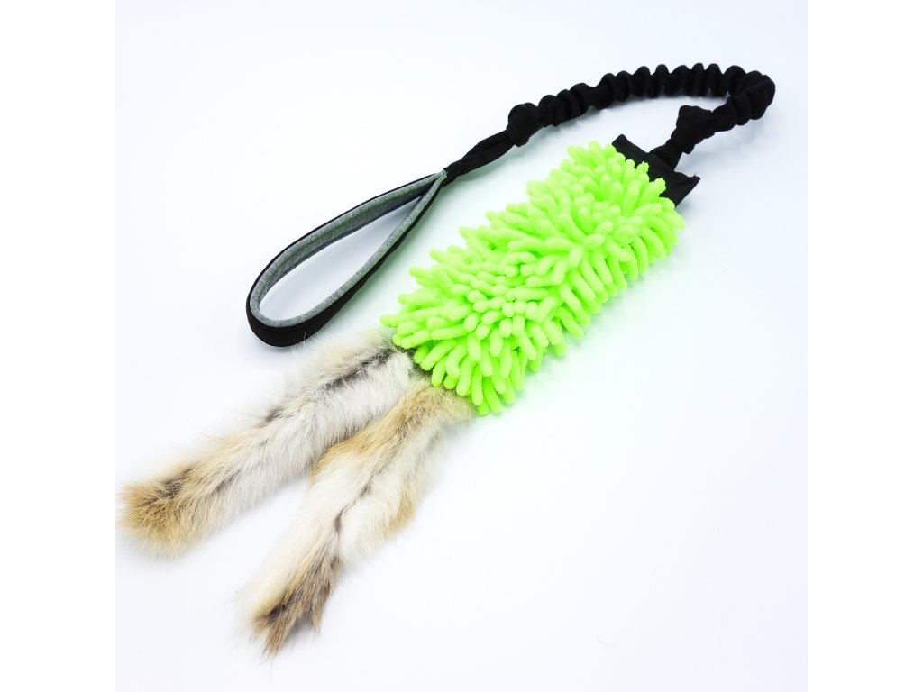 Pískací Potvůrky – Přetahovadlo pro psa s amortizérem – mop s králičí kožešinou, střapec žlutozelená