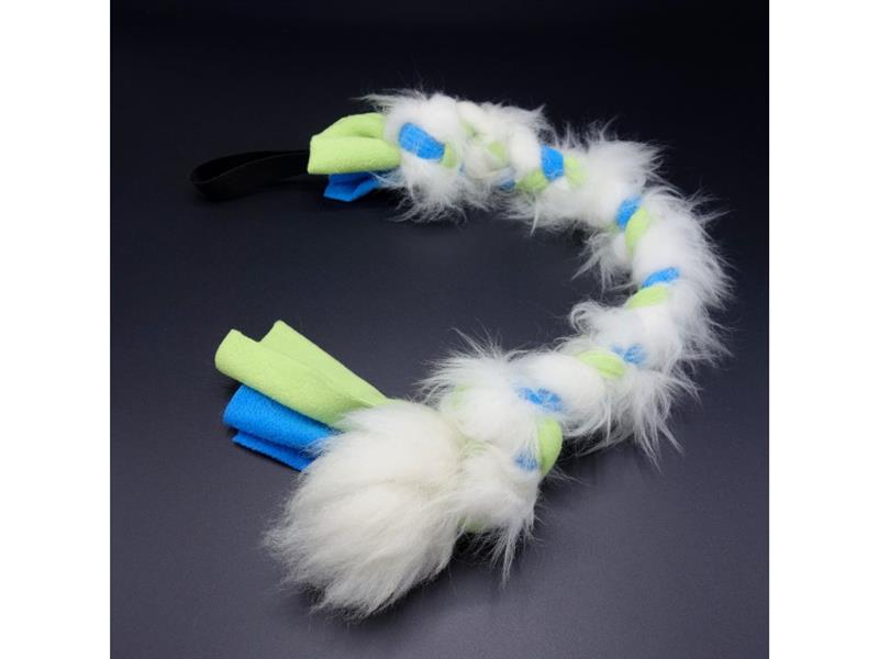 Pískací Potvůrky - Flísové přetahovadlo pro psy s ovčí kožešinou střední - kluk