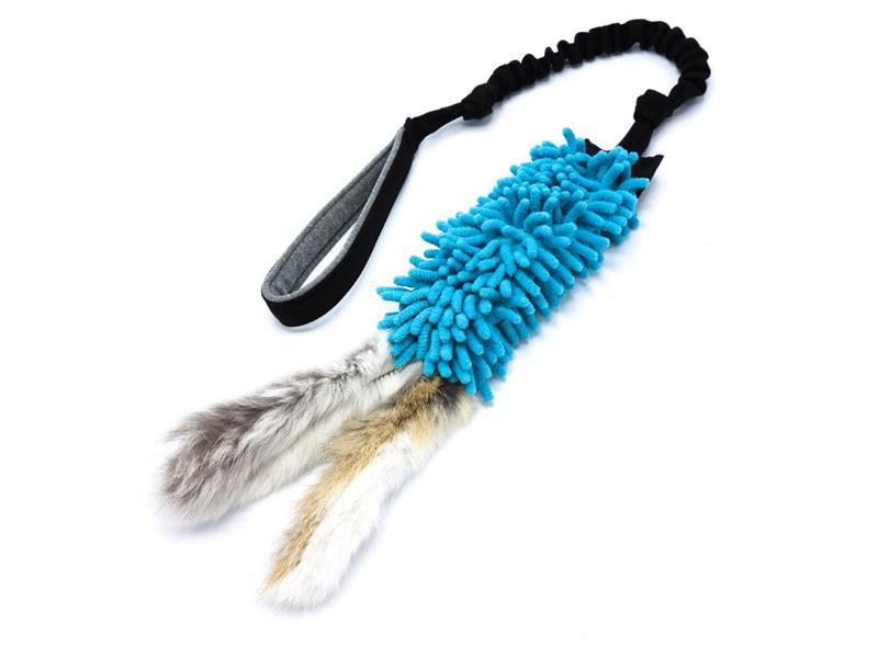 Pískací Potvůrky – Přetahovadlo pro psa s amortizérem – mop s králičí kožešinou, střapec modrá